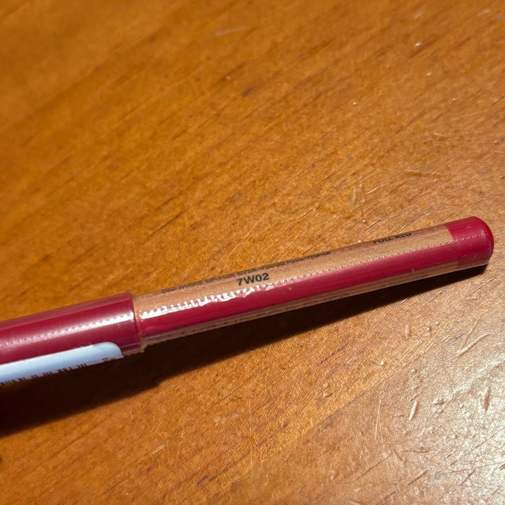 Makeup Forever Artist Color Pencil Full Red 714 - Picture 4 of 11